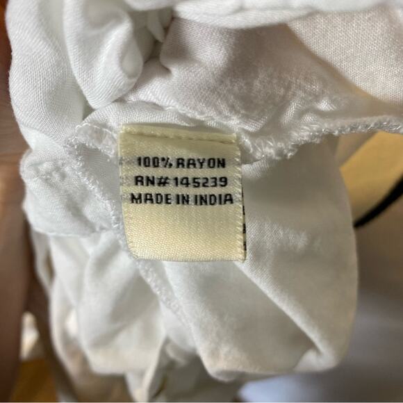 Sim & Sam Long Sleeve Blouse Size Medium Classic White Button Up Collared Rayon - Picture 6 of 10